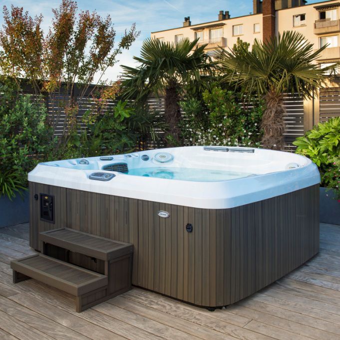 jacuzzi